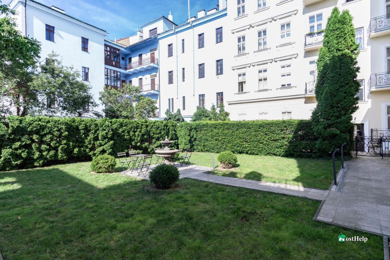 Unique Location With Hot-Tub, Terrace And Garden Villa Prága Kültér fotó
