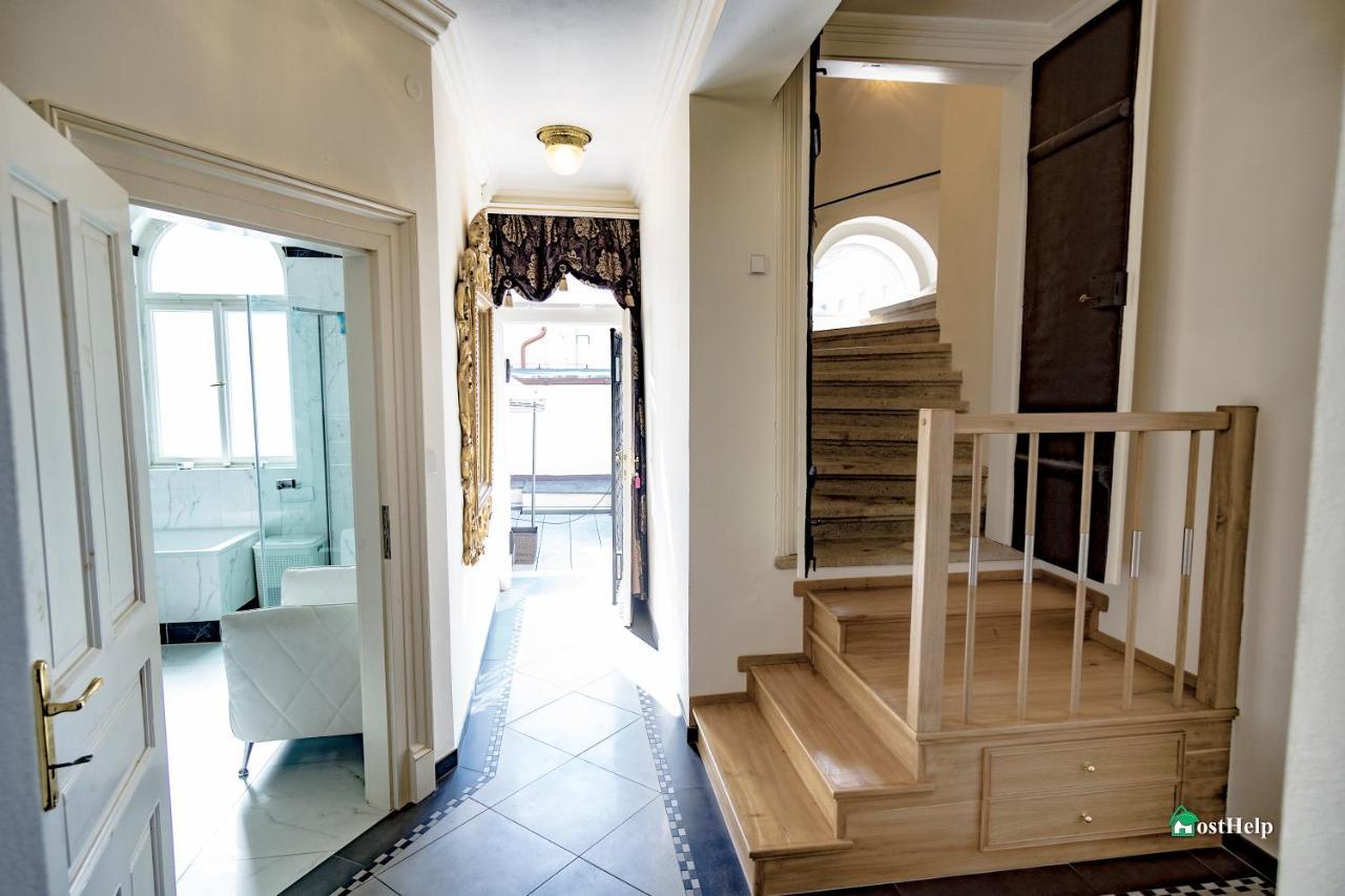 Villa With Hot-Tub, Terrace And Garden, Wenceslass Square Prága Kültér fotó