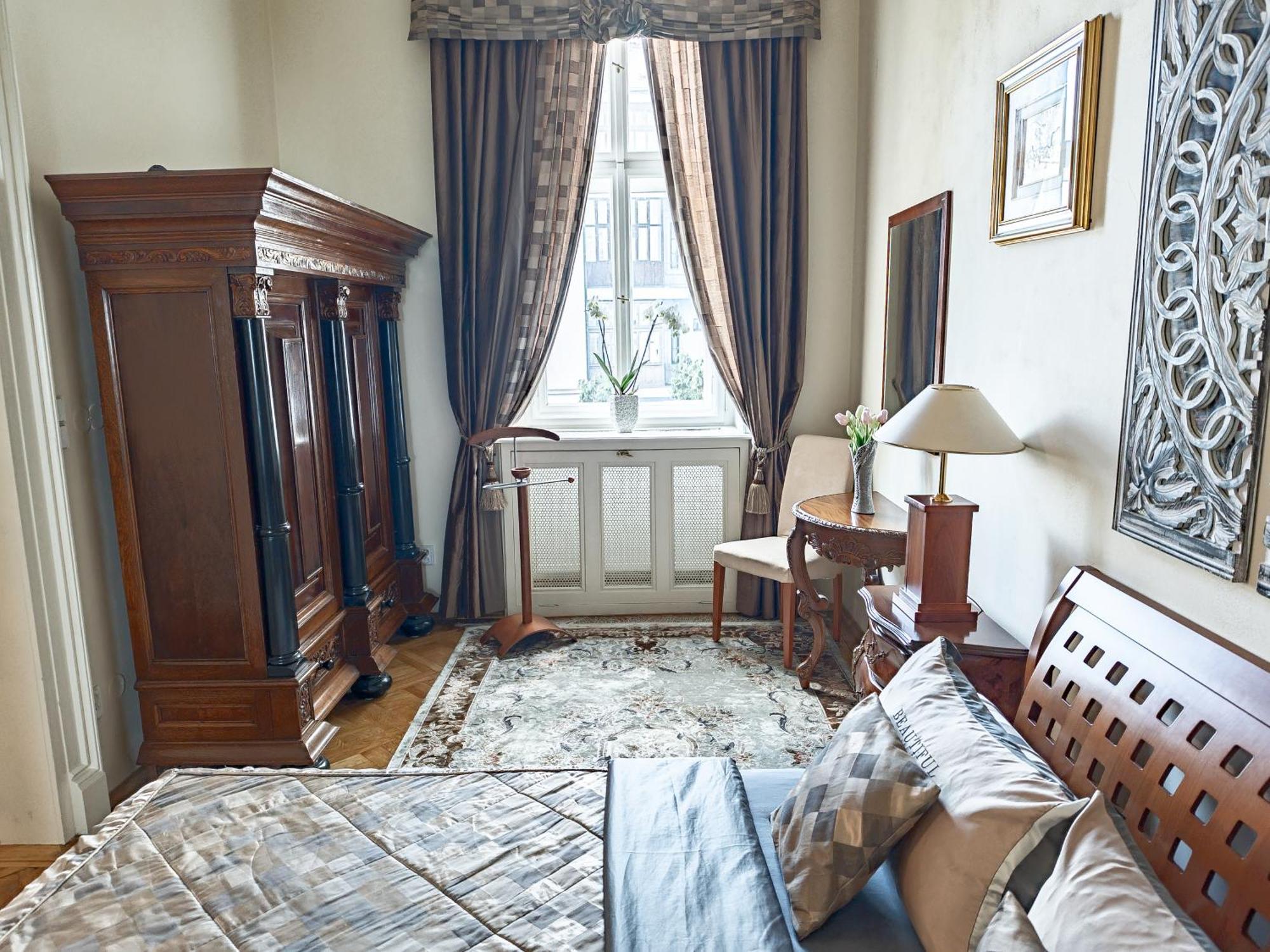 Unique Location With Hot-Tub, Terrace And Garden Villa Prága Kültér fotó