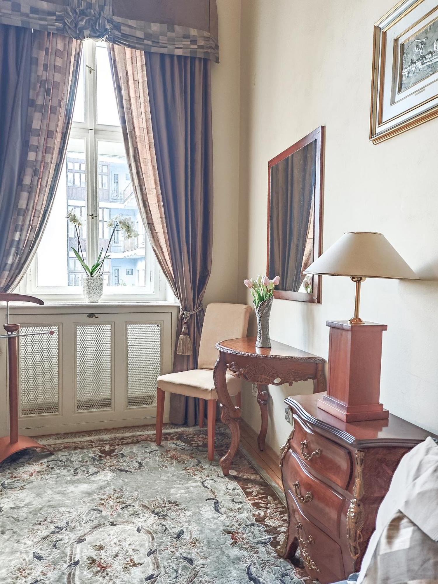 Unique Location With Hot-Tub, Terrace And Garden Villa Prága Kültér fotó